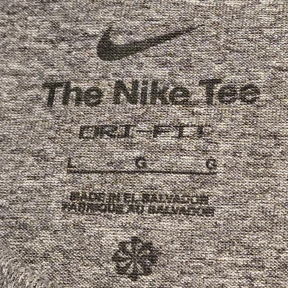 The Nike Tee color Gray size L - Picture 4 of 6